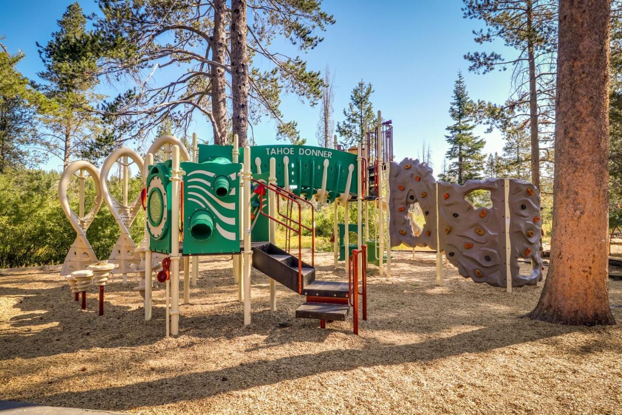 トラッキー Tahoe Donner Tree House Retreatヴィラ エクステリア 写真